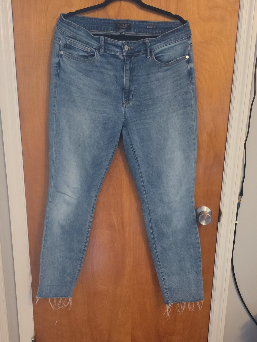 Universal Thread Light Blue Cropped High-Rise Jeans